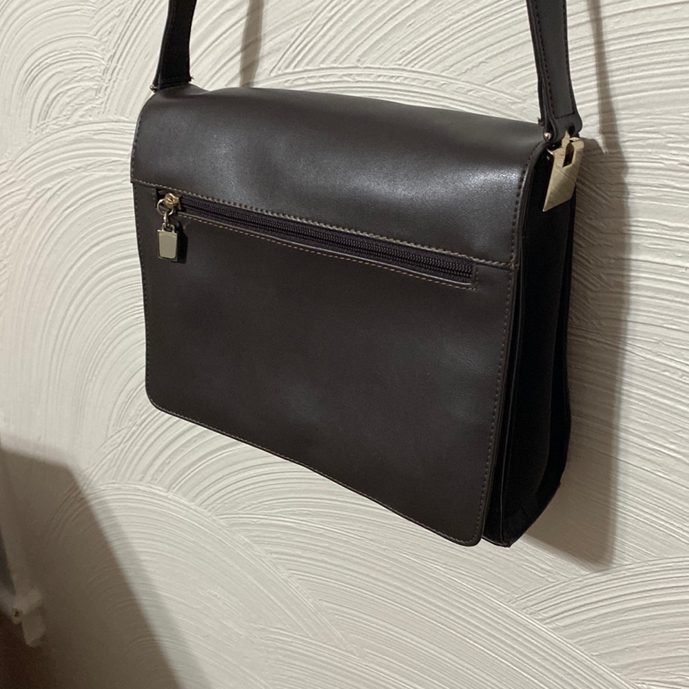 Liz Claiborne button over bag shoulder bag adjustable :)